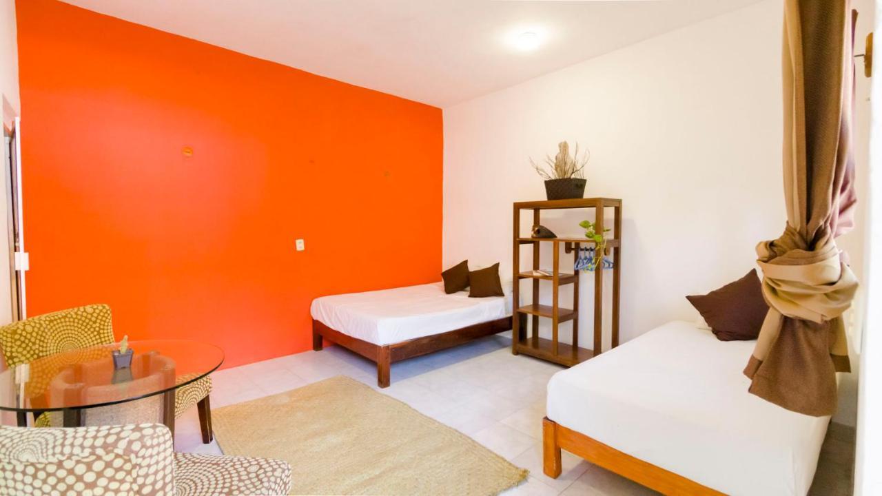 تولوم Weary Traveler Hostel الغرفة الصورة