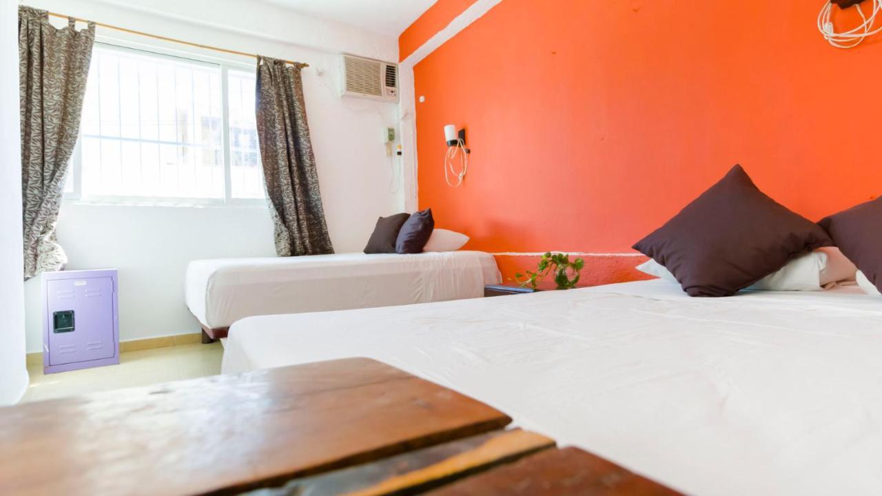 تولوم Weary Traveler Hostel الغرفة الصورة