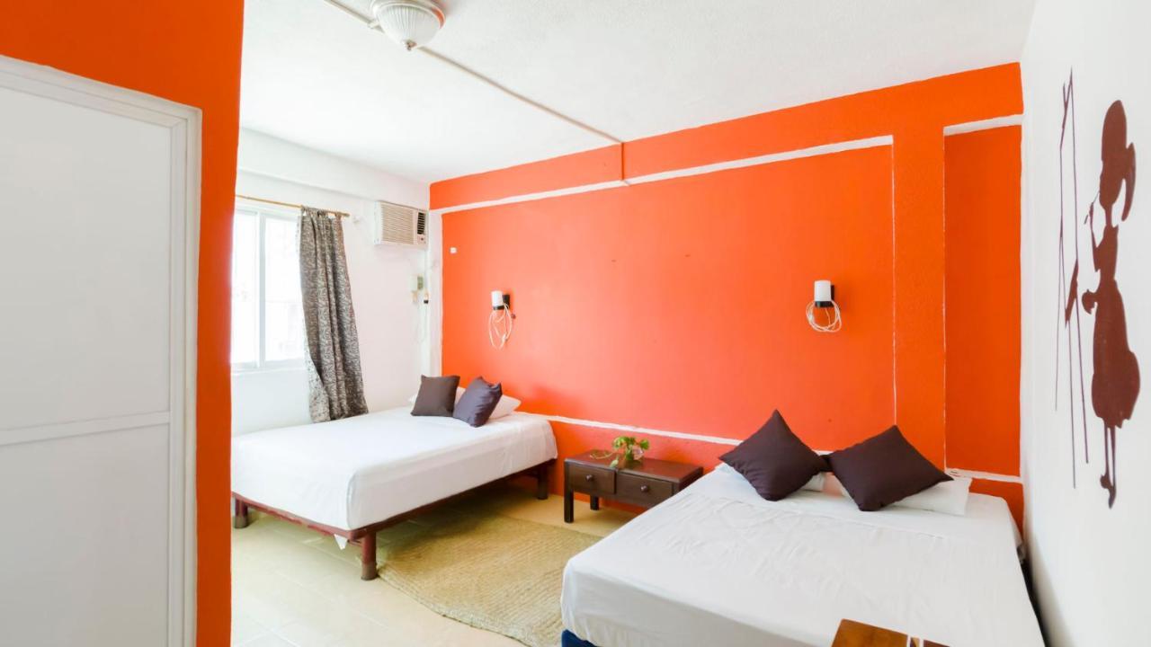 تولوم Weary Traveler Hostel الغرفة الصورة