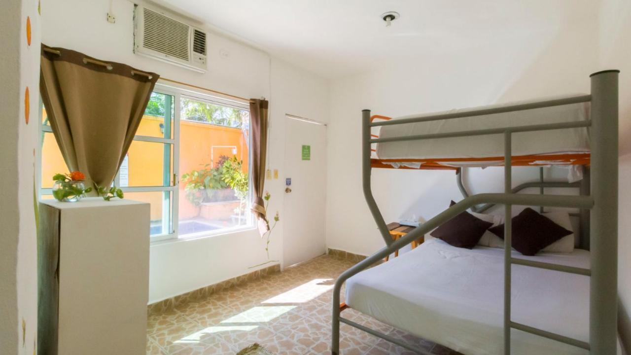 تولوم Weary Traveler Hostel الغرفة الصورة